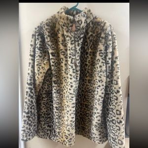 Super soft 3/4 zip in excellent condition